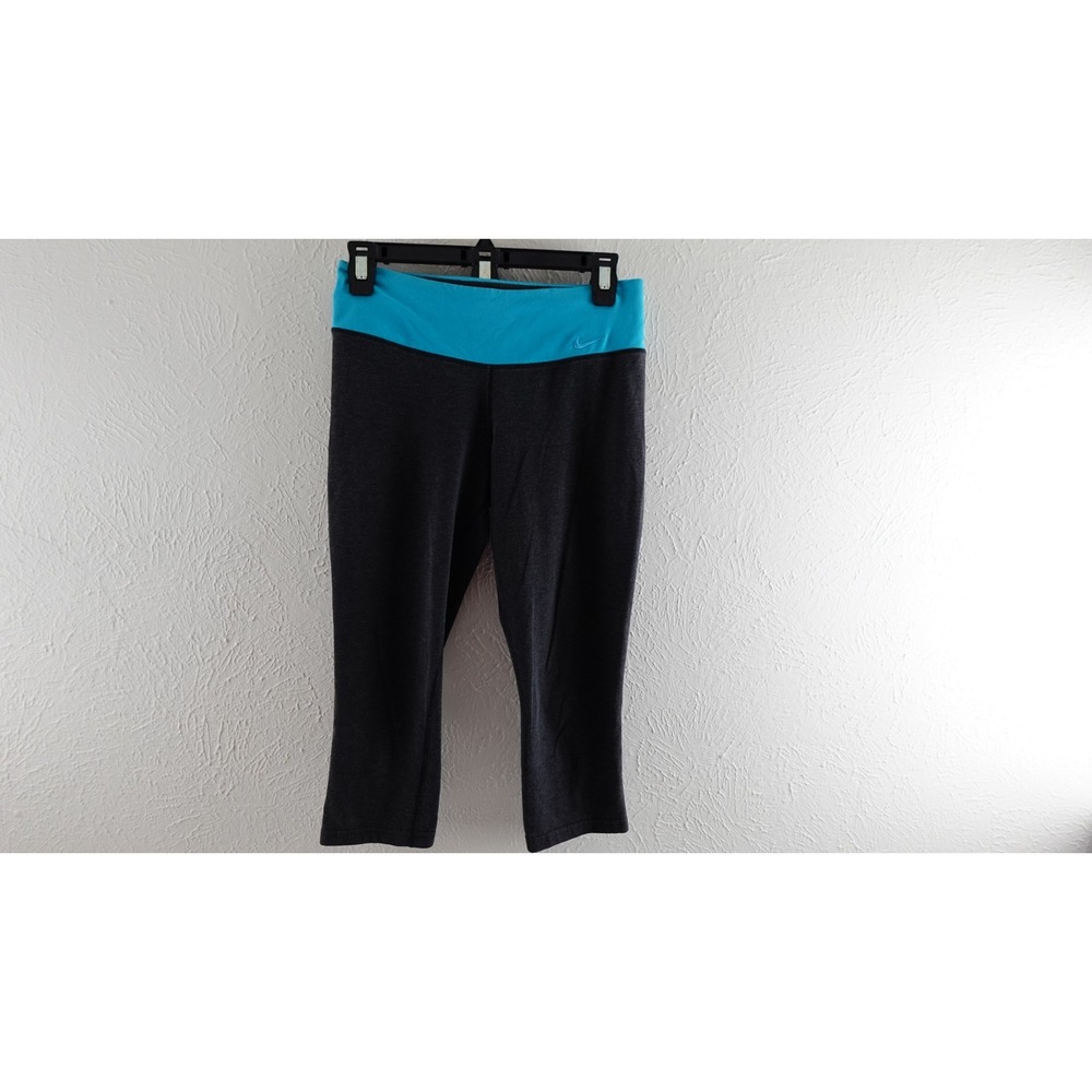 NIKE Woman's‎ Cropped Leggings Capri, size s
